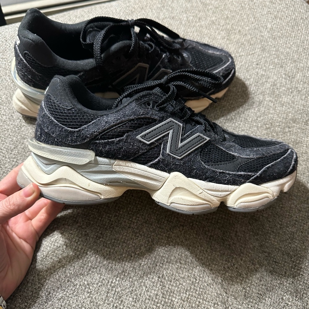 New Balance 9060 Black Sea salt size 8 women’s